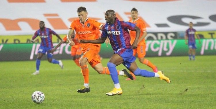 Başakşehir, Trabzonspor'u deplasmanda 2-0 yenerek ligdeki ilk galibiyetini aldı