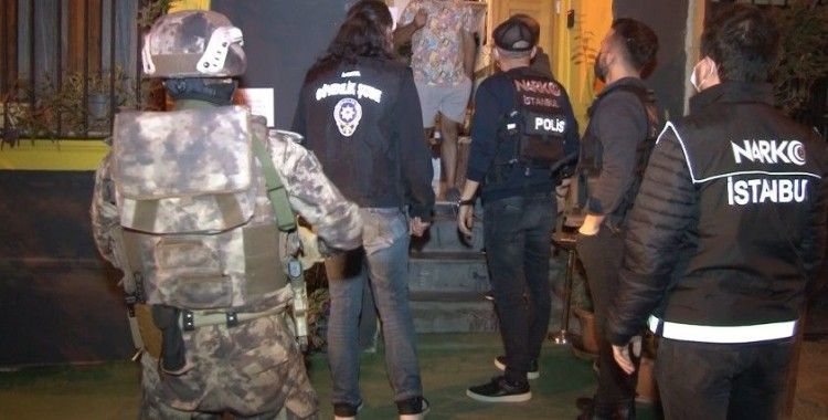 Beyoğlu'nda uyuşturucu tacirlerine 'Çukur' operasyonu