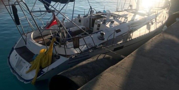 Mısır Donanması, Akdeniz'de Türk bayrağını taşıyan bir tekneyi kurtardı