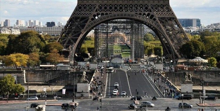 Uzmanlara göre Fransa ekonomik krizin faturasını Müslümanlara çıkarıyor
