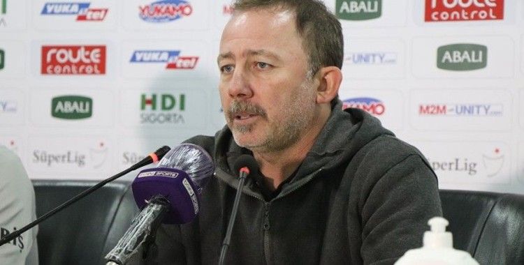  Sergen Yalçın: “Beşiktaş tarihinin en zor antrenörlük görevini ben yapıyorum”