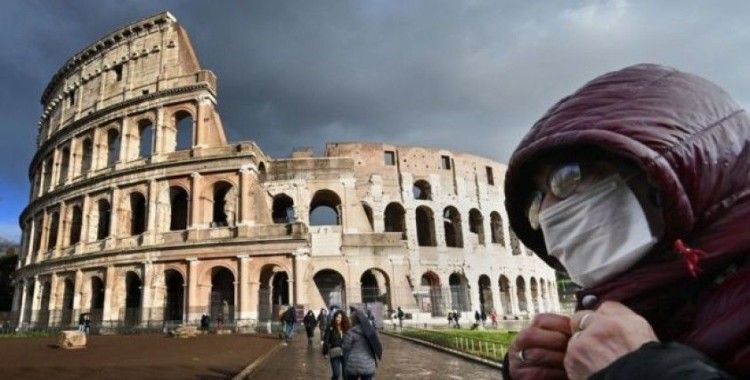 İtalya'da sokağa çıkma yasağına karşı protestolar devam ediyor