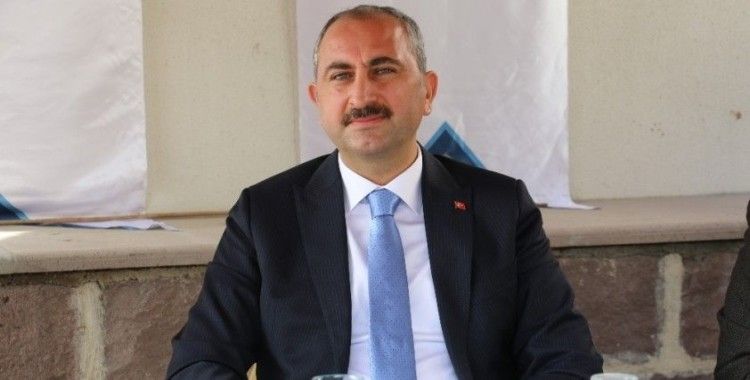 Adalet Bakanı Abdülhamit Gül: “Hakim, savcı dosyayı delillerine göre değerlendirir ve kararını verir" 