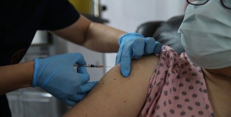 Kovid-19'a karşı geliştirilen faz 3 aşamasındaki aşı Ankara'da gönüllülere uygulanmaya başlandı