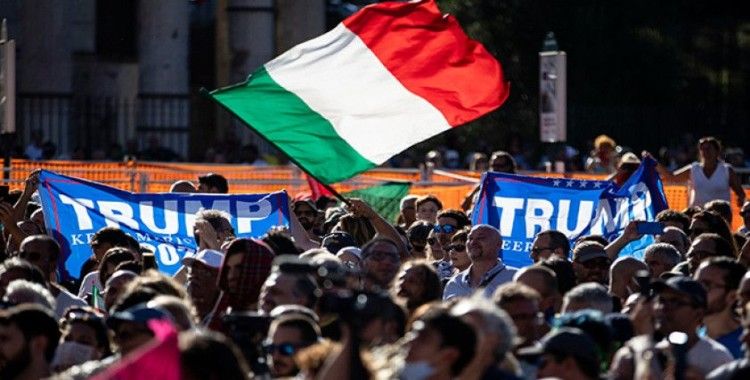 İtalya'da Covid-19 kısıtlamaları protesto edildi: 12 gözaltı