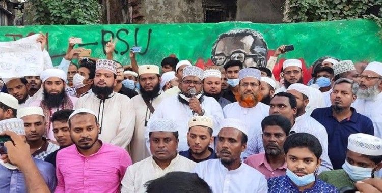 Bangladeş’te milyonlar Fransa’yı protesto etti