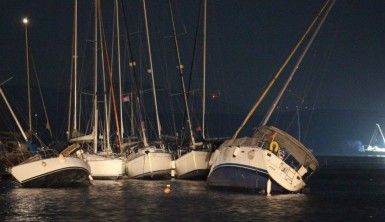 Deprem sonrası denizde ürperten görüntü