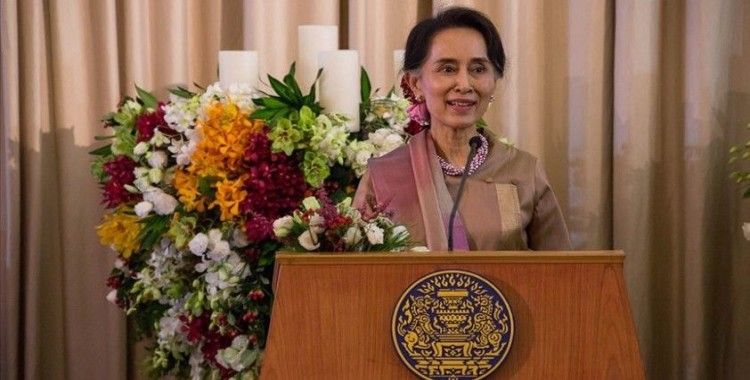 Myanmar'daki seçimlerde Suu Çii'nin partisi yarışı önde götürüyor