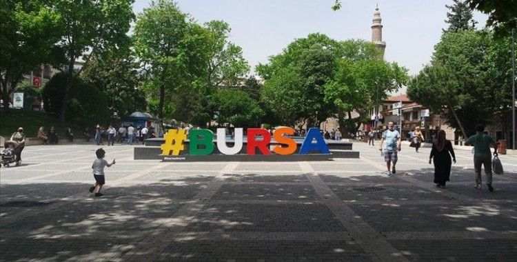 Bursa'da işlek cadde ve pazar yerlerinde sigara içilmesi yasaklandı
