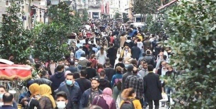 İzmir'de sokakta sigara içmek yasaklandı