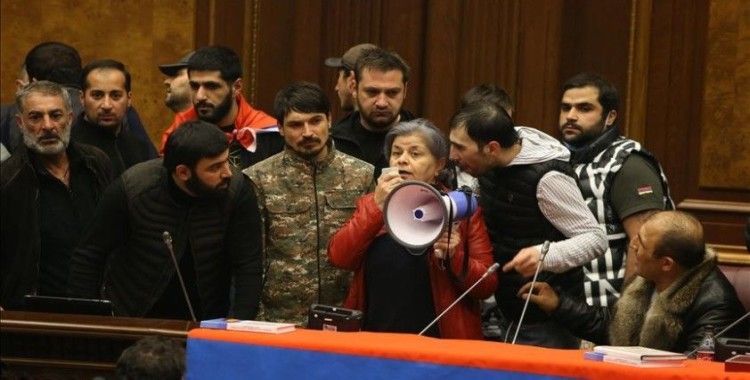 Ermenistan'da 'kadife devrim' süreci sona mı eriyor?