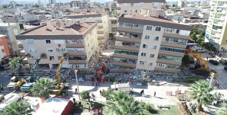 İzmir depreminde hayatını kaybeden Nurcan Hiçyılmaz Tosun toprağa verildi