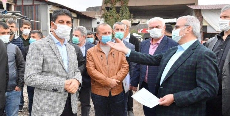 Münir Karaloğlu, eski hastane binasında incelemelerde bulundu