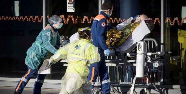 Fransa'da Kovid-19 nedeniyle son 24 saatte 302 kişi öldü