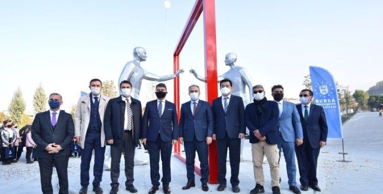 'Türkiye - Güney Kore kardeşlik anıtı' Bursa'ya dikildi