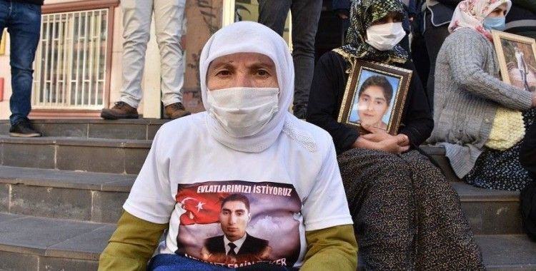 Diyarbakır annelerinden Gülbahar Teker: Teslim olmazsan hakkımı helal etmeyeceğim