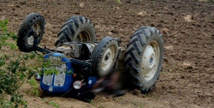 Kilis'te traktör motosikletin üzerinden geçti: 1 ölü