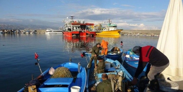 Balık av sezonundan umduğunu bulamayan tekneler umutlarını Moritanya’da arayacak