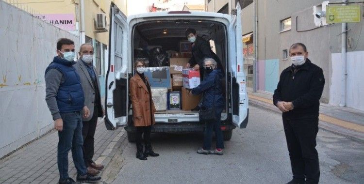 İzmir'e 100 koli yardım yola çıktı