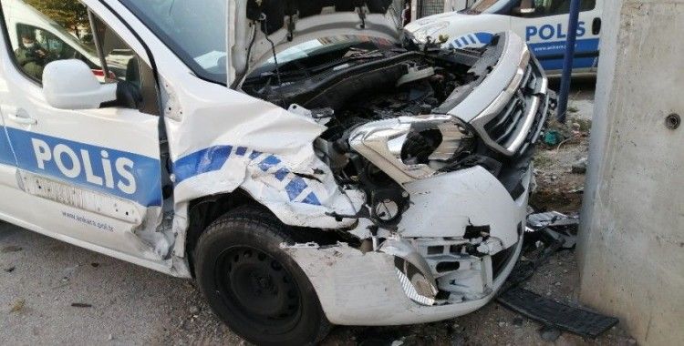 Ankara’da polis arabası kaza yaptı: 3 yaralı