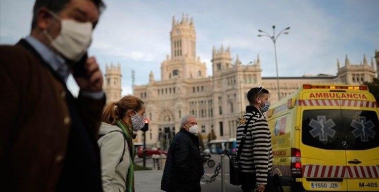 İspanya'da son 24 saatte Kovid-19'dan 435 kişi hayatını kaybetti