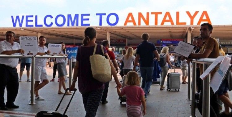 Antalya 3 milyon 356 bin turist ağırladı: İlk sırayı Ruslar aldı