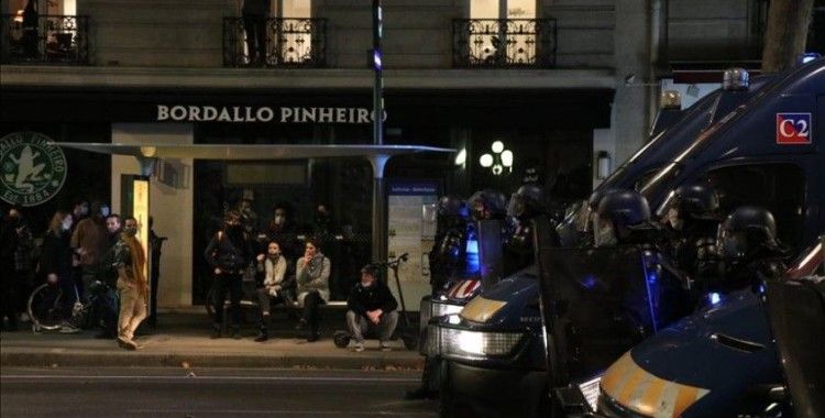 Fransa'da 'güvenlik tasarısı' protestosuna polis müdahalesi