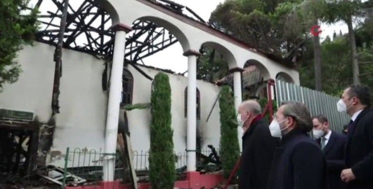 Cumhurbaşkanı Erdoğan, Vaniköy Camii’de incelemelerde bulundu