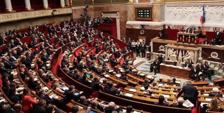 Fransa'da güvenlik yasa tasarısının tartışmalı 24. maddesi parlamentodan geçti