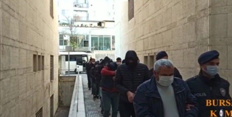 Bursa’da dublörlü tapu dolandırıcıları yakalandı: 8 tutuklu