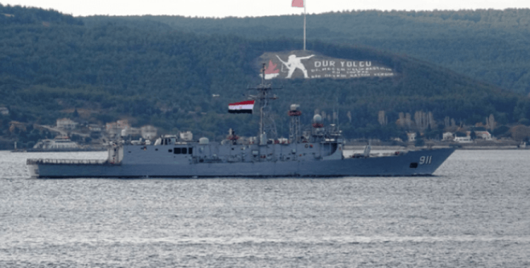 Mısır savaş gemisi İstanbul Boğazı'ndan geçti