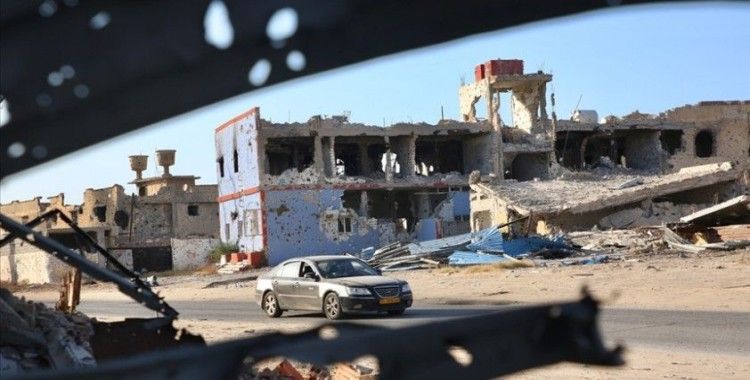 Libya'daki siyasi diyaloğun seyri belirsizliğini korurken Hafter milislerini batıya kaydırmaya başladı