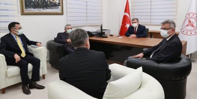 Sağlık Bakanı Fahrettin Koca İstanbul'da acil durum hastanelerini ziyaret etti