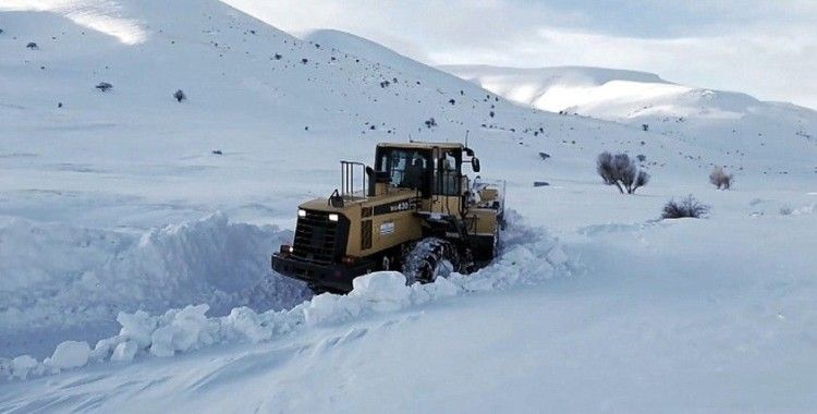 Soğanlı Dağında karla mücadele çalışmaları sürüyor