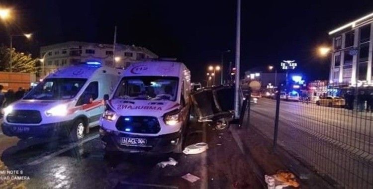 Yalova’da ambulans otomobil ile çarpıştı: 2 yaralı