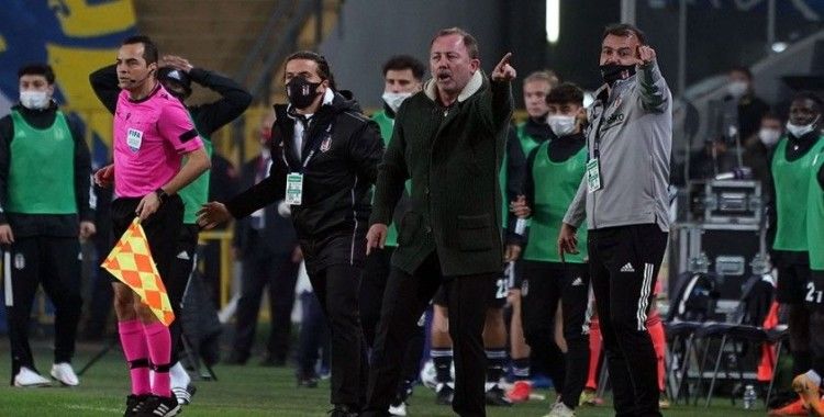 Fenerbahçe 4 gol yediği son 2 maçı da Sergen Yalçın’a karşı oynadı
