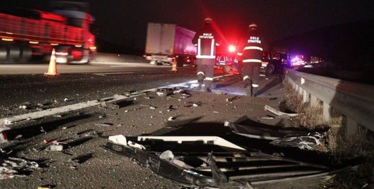 TEM'de feci kaza: 2 ölü, 3 yaralı