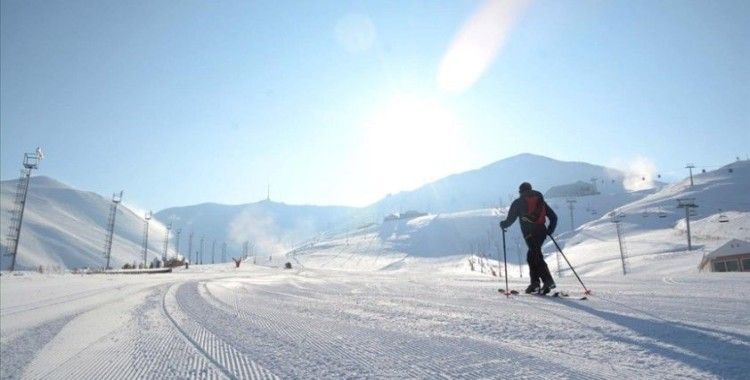 Rus ve Ukraynalı turistler kayak turizmi için rotasını Türkiye'ye çevirdi