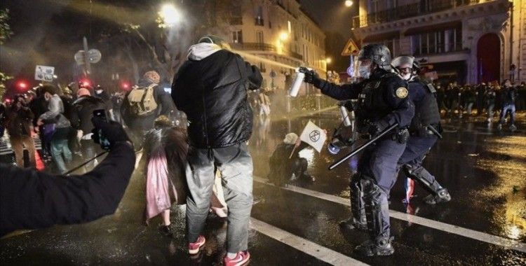 Fransa'da polis şiddetinin yol açtığı siyasi kriz