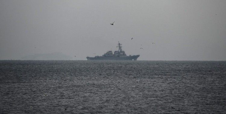 ABD savaş gemisi İstanbul Boğazı'ndan geçti