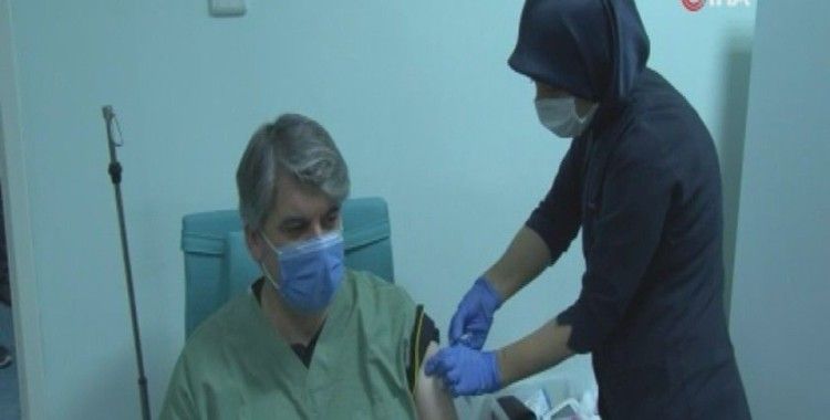Malatya’da Covid-19 aşısı gönüllü vatandaşlara yapılmaya başlandı