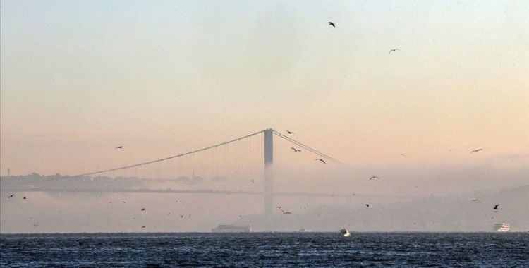 İstanbul Boğazı'nda sis nedeniyle gemi geçişleri çift yönlü askıya alındı