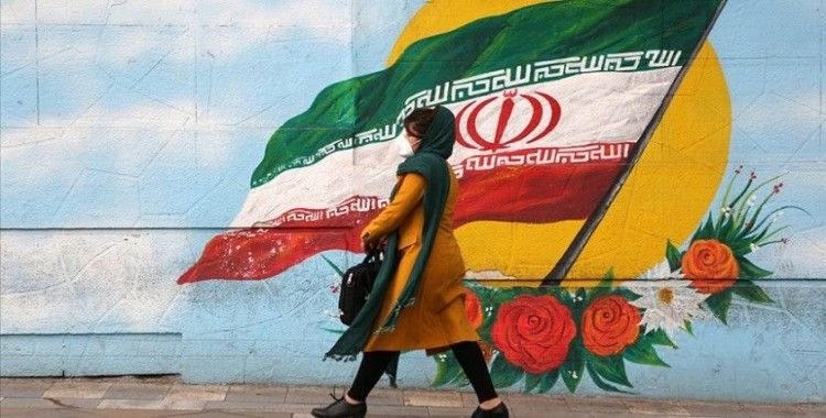 İran'da son 24 saatte 221 kişi Kovid-19'dan hayatını kaybetti