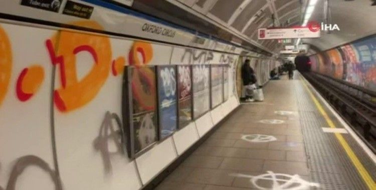 İngiltere'nin en ünlü metro istasyonuna grafiti saldırısı
