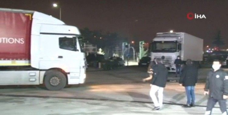 Çin’den Ankara’ya gelen aşılar depolara taşındı