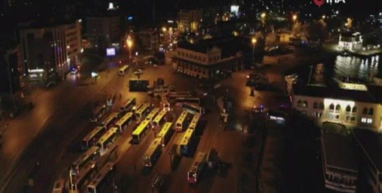 4 günlük yılbaşı kısıtlamasında Kadıköy Meydanı boş kaldı