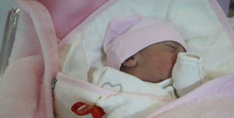 Sivas’ta yeni yılın ilk bebeği 00.02’de doğdu