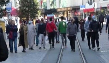 Taksim Meydanı turistlere kaldı