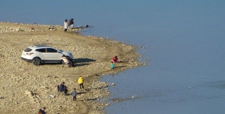 Kozan Barajı’nda ürküten kuraklık manzarası