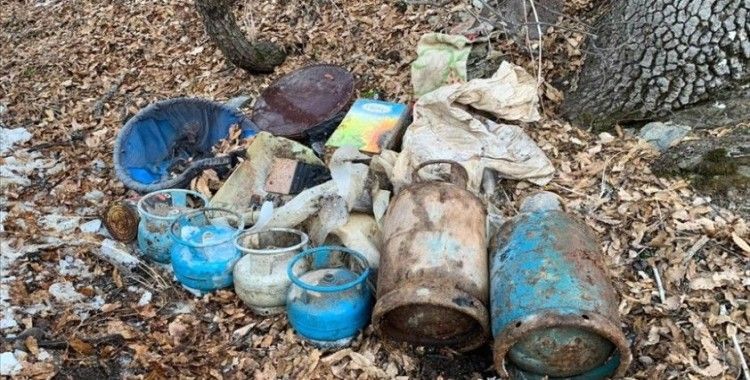 Bitlis'te tespit edilen 10 sığınaktaki malzemeler imha edildi